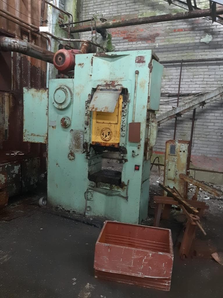 Presse à genouillère Barnaul KB8336 - 400 tonne