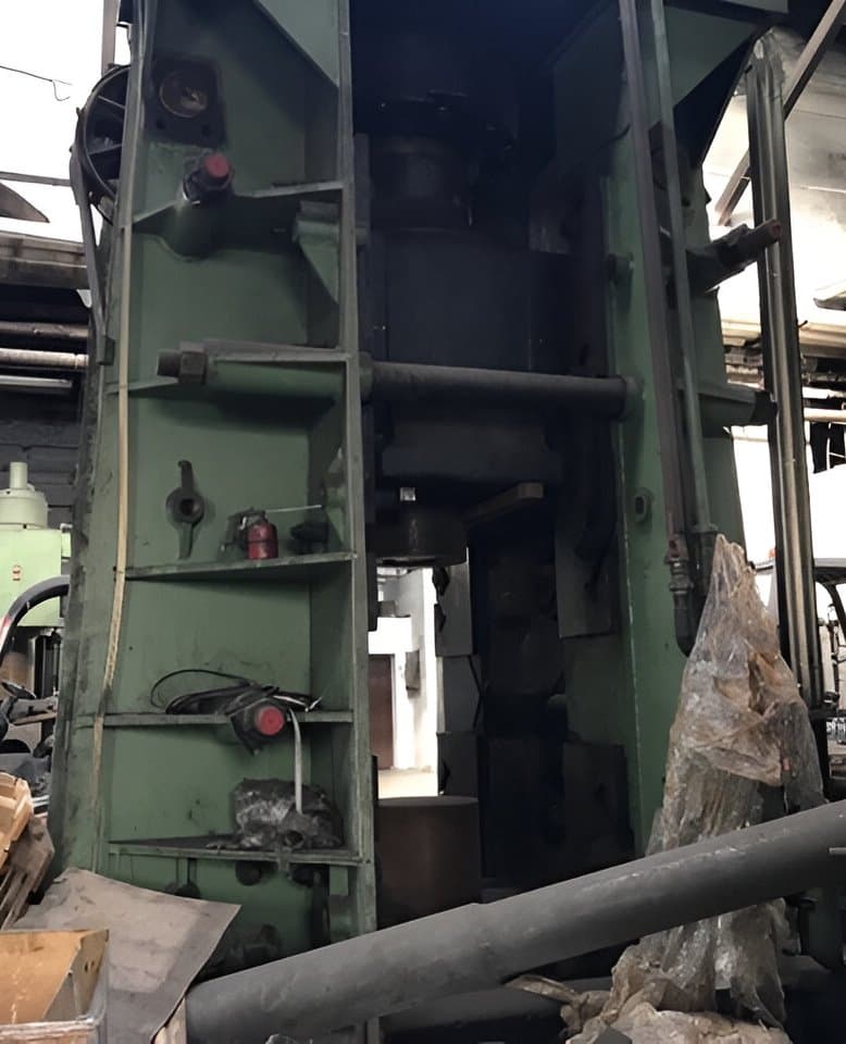 Marteau de forgeage à contrecoup Beche DGH 16 - 16 tonne