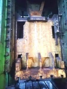 Presse d'ébavurage TMP Voronezh K2542 - 1600 tonne (Photo 1)