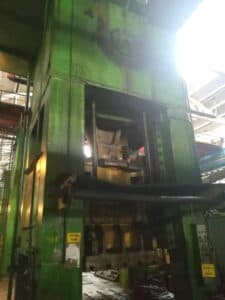 Presse d'ébavurage TMP Voronezh K2542 - 1600 tonne (Photo 2)
