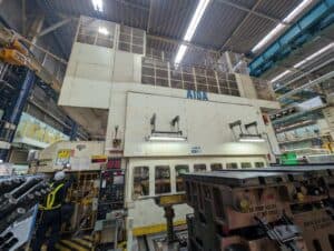 Presse d'estampage Aida FT4-1500G - 1500 tonne (Photo 4)