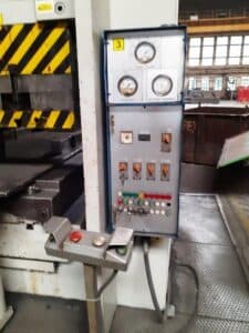 Presse hydraulique SMG HPU 1000-1800/1150 - 1000 tonne (Photo 3)