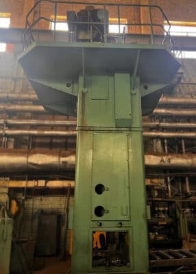 Presse d'ébavurage TMP Voronezh KB2536 - 400 tonne (Photo 2)