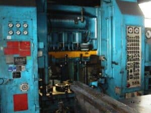Presse de forgeage à froid Aida CFT-60 - 600 tonne (Photo 4)