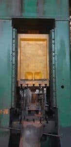 Presse d'ébavurage TMP Voronezh KA9536 - 400 tonne (Photo 1)