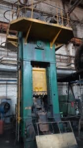Presse d'ébavurage TMP Voronezh KA9536 - 400 tonne ID: 75652