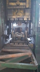Presse d'ébavurage TMP Voronezh KA9536 - 400 tonne (Photo 9)