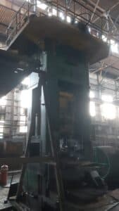 Presse d'ébavurage TMP Voronezh KA9536 - 400 tonne (Photo 10)