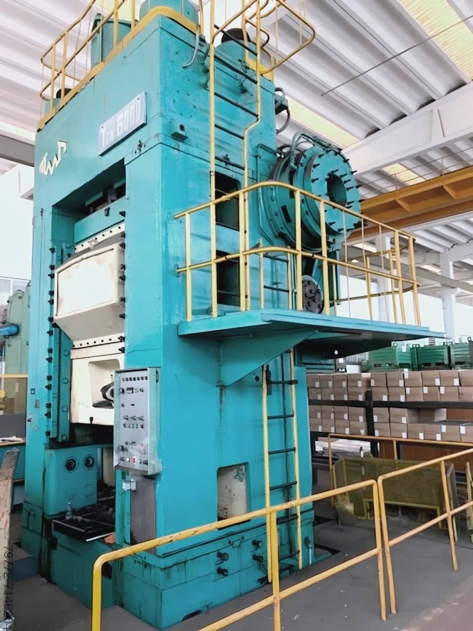 Presse à genouillère TMP Voronezh KB8044 - 2500 tonne