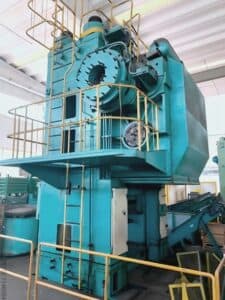 Presse à genouillère TMP Voronezh KB8044 - 2500 tonne (Photo 2)
