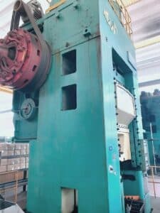 Presse à genouillère TMP Voronezh KB8044 - 2500 tonne (Photo 1)