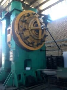 Presse de forgeage à chaud TMP Voronezh KB8042 - 1600 tonne (Photo 2)