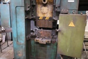 Presse de forgeage à chaud TMP Voronezh AKKB8040 - 1000 tonne (Photo 3)