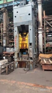 Presse d'ébavurage Erfurt PKZe 500 - 500 tonne ID: 75624