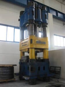 Presse de forgeage en matrice ouverte Fritz Muller 3000 MT - 3000 tonne (Photo 8)