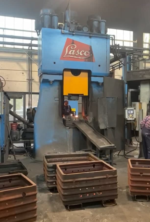 Marteau de forgeage hydraulique Lasco HO-U 630 - 63 kJ