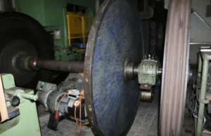 Presse à vis Kieserling FS 450 - 450 tonne (Photo 12)