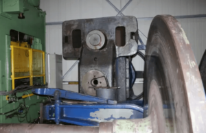 Presse à vis Kieserling FS 450 - 450 tonne (Photo 14)