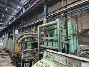 Presse à vis Hasenclever HSPRZ 560/1320/560/1680 - 3150 tonne (Photo 3)