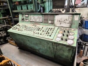 Presse à vis Hasenclever HSPRZ 560/1320/560/1680 - 3150 tonne (Photo 2)