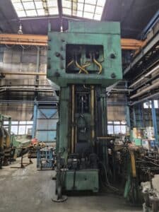 Presse à vis Hasenclever HSPRZ 560/1320/560/1680 - 3150 tonne (Photo 6)