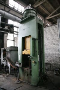 Presse à vis Weingarten PA 225 - 800 tonne ID: S84944