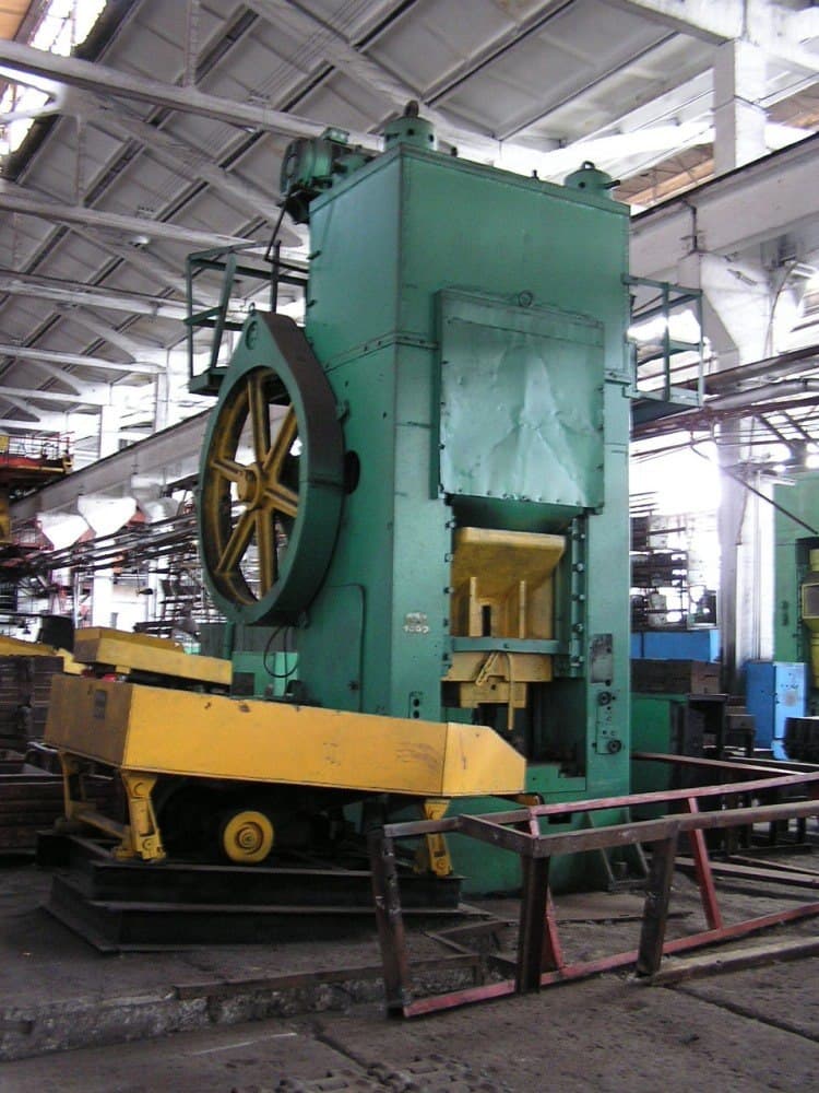 Presse à genouillère Barnaul K849C - 2000 tonne