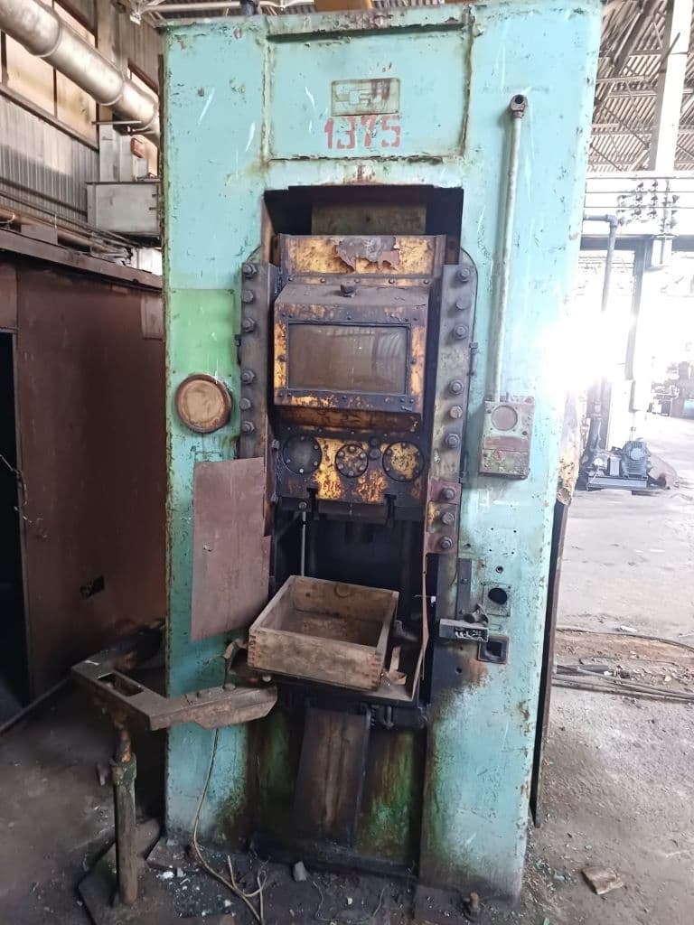 Presse à genouillère Barnaul K8336 - 400 tonne