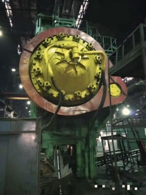 Presse de forgeage à chaud NKMZ Kramatorsk 6300 - 6300 tonne (Photo 3)