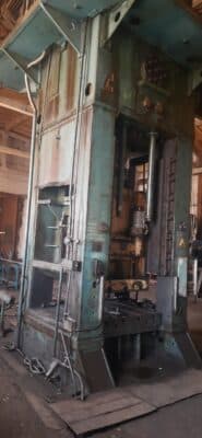 Presse d'ébavurage TMP Voronezh K2538 - 630 tonne ID: 76495