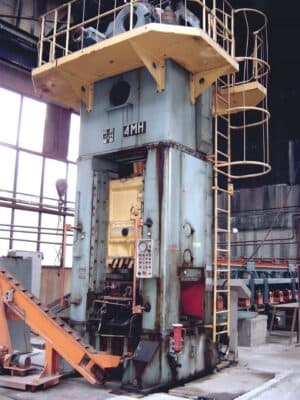 Presse d'ébavurage Kuzlitmash KB9536 - 400 tonne ID: S91987