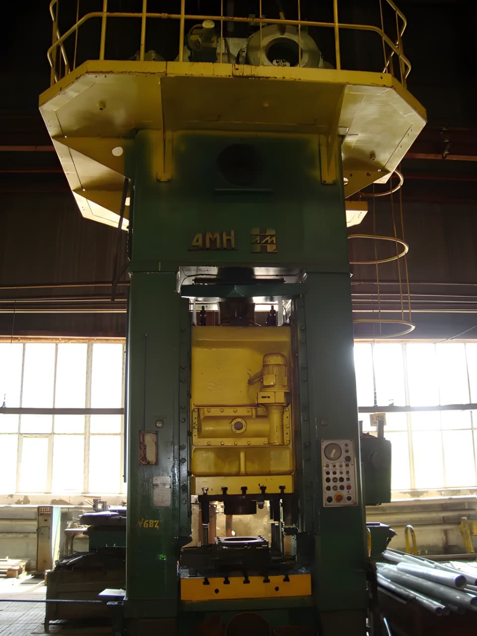 Presse d'ébavurage Kuzlitmash KB9536 - 400 tonne 