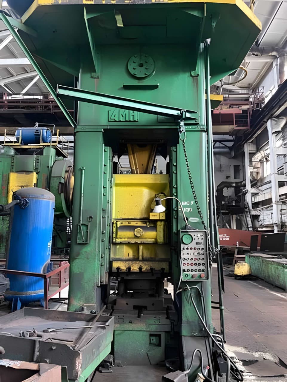 Presse d'ébavurage Kuzlitmash KD9536 - 400 tonne 
