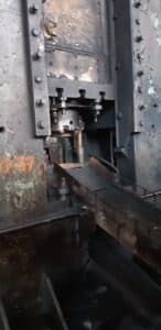Presse d'ébavurage TMP Voronezh KB9534 - 250 tonne (Photo 3)