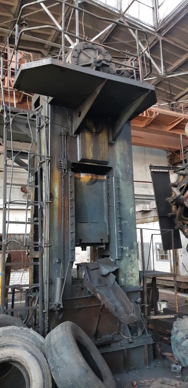 Presse d'ébavurage TMP Voronezh KB9534 - 250 tonne