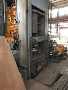 Presse d'ébavurage TMP Voronezh K2540 - 1000 tonne (Photo 5)