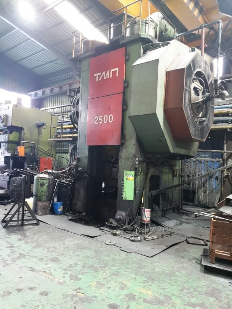 Presse de forgeage à chaud TMP Voronezh KB8544 - 2500 tonne