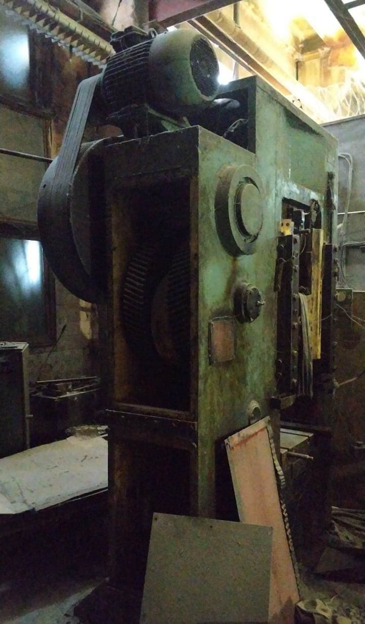 Presse à genouillère Barnaul KB8336 - 400 tonne