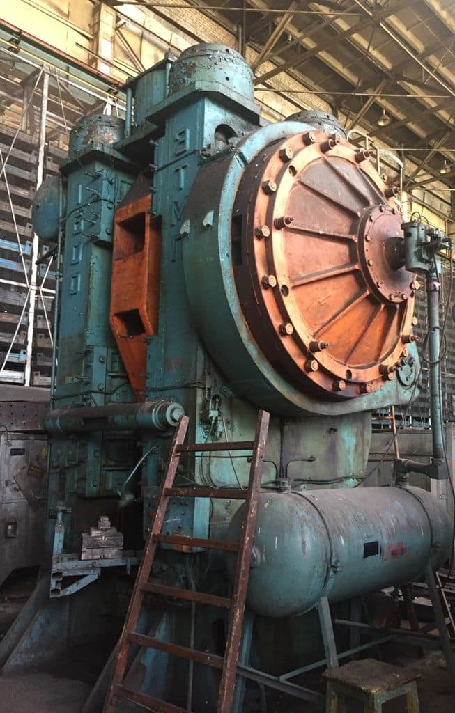 Presse de forgeage à chaud TMP Voronezh K8542 - 1600 tonne