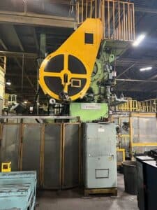 Presse de forgeage à chaud Kurimoto C2F-16 - 1600 (Photo 8)