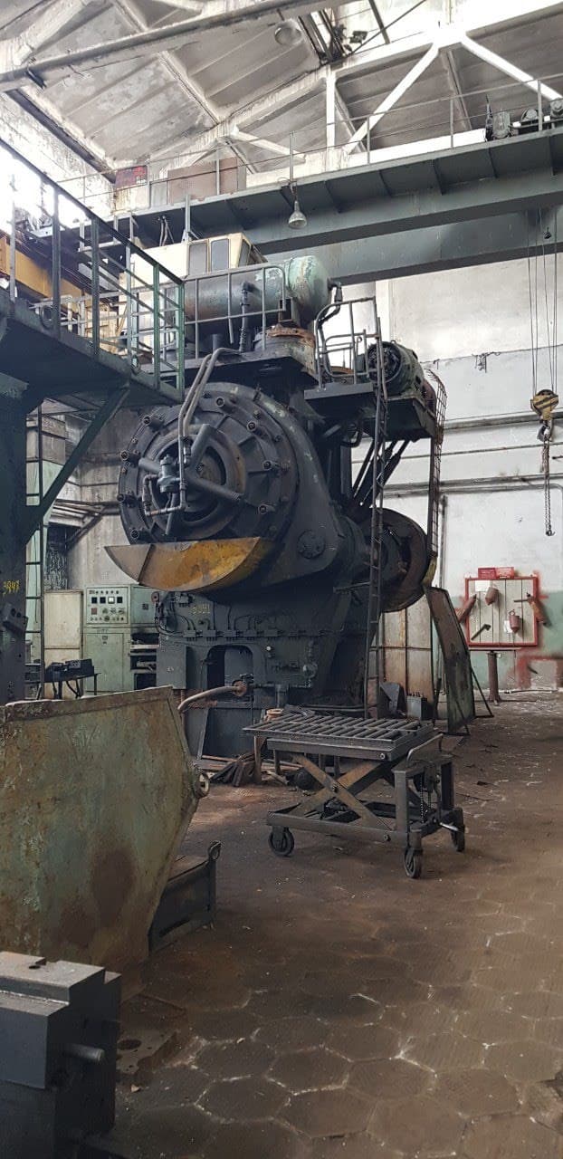 Presse de forgeage à chaud TMP Voronezh K8542 - 1600 tonne