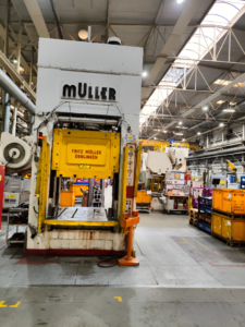 Presse hydraulique Muller ZE 250/315 - 315 tonne ID: 76141