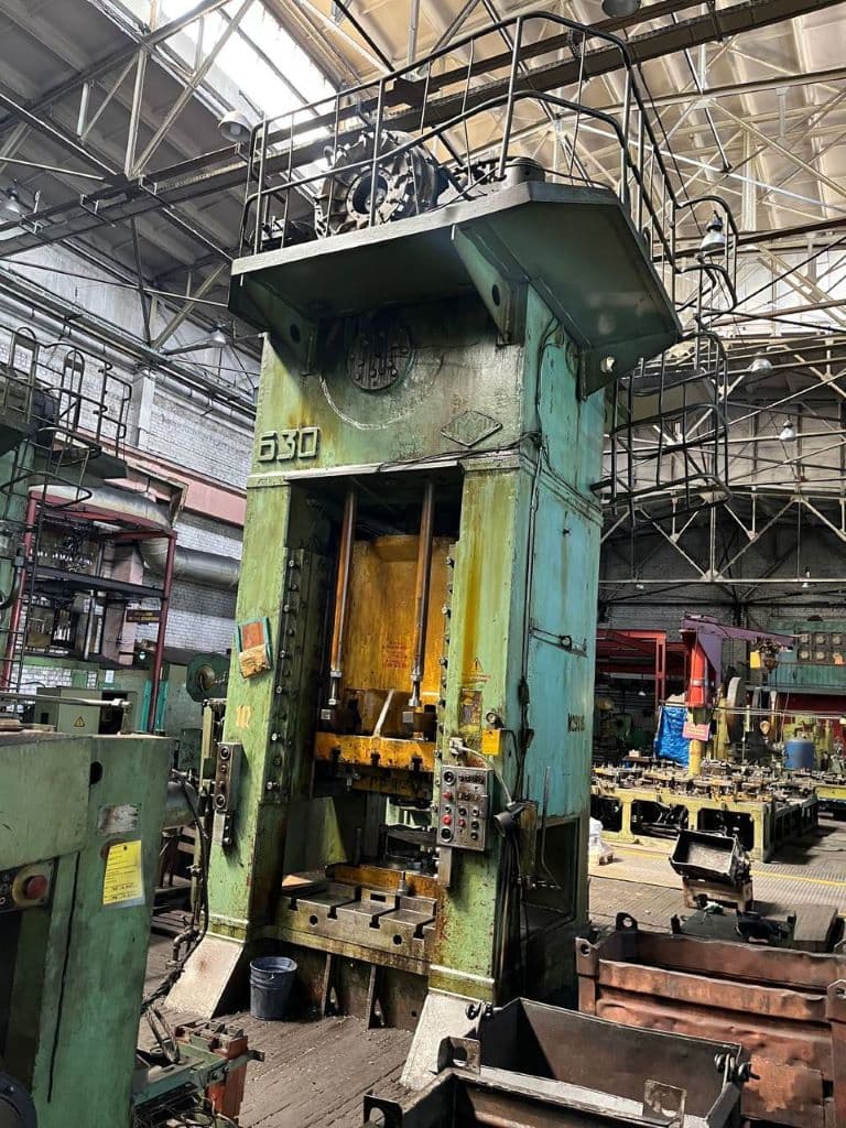 Presse d'ébavurage TMP Voronezh K9538 - 630 tonne