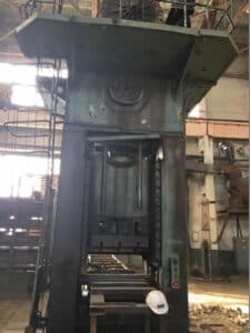 Presse d'ébavurage TMP Voronezh K9538 - 630 tonne (Photo 6)
