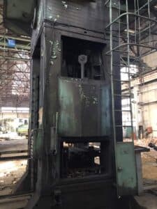 Presse d'ébavurage TMP Voronezh K9538 - 630 tonne (Photo 7)