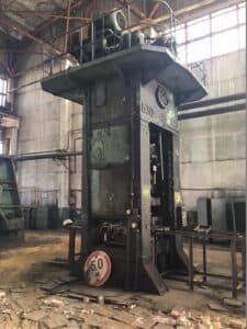 Presse d'ébavurage TMP Voronezh K9538 - 630 tonne (Photo 8)