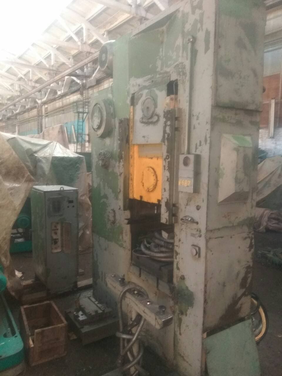 Presse à genouillère Barnaul KB8336 - 400 tonne