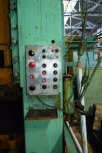 Presse d'ébavurage TMP Voronezh KG2538 - 630 tonne (Photo 1)