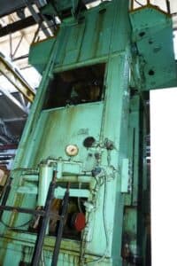 Presse d'ébavurage TMP Voronezh KG2538 - 630 tonne (Photo 2)