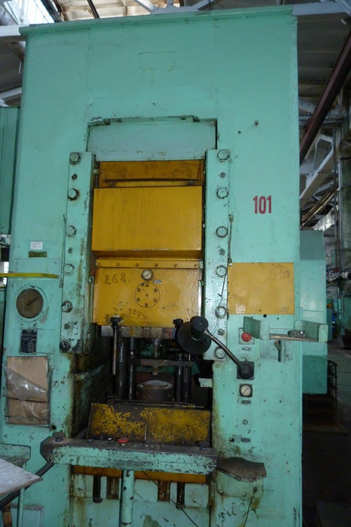 Presse à genouillère Barnaul K8338 - 630 tonne